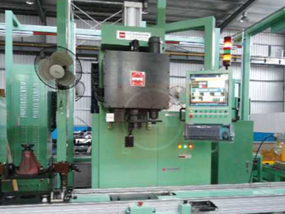 Nut tightening and torque testing machine